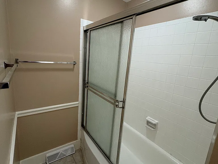 508 NW Obrien Rd — Photo 9