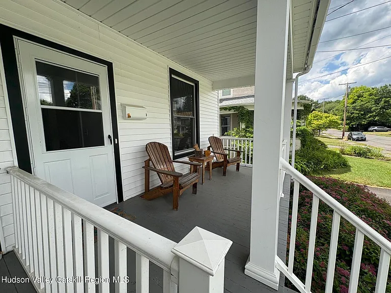 1 Delta Pl — Photo 2