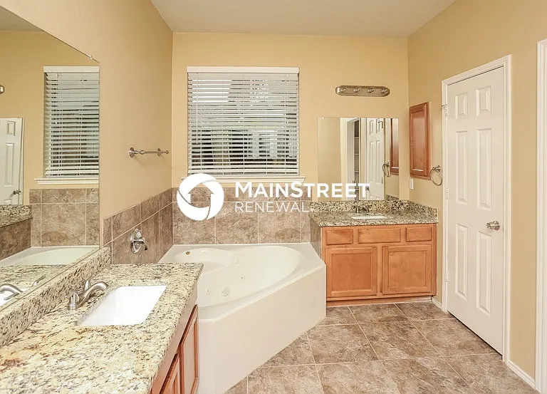 749 Mulberry Ln — Photo 14
