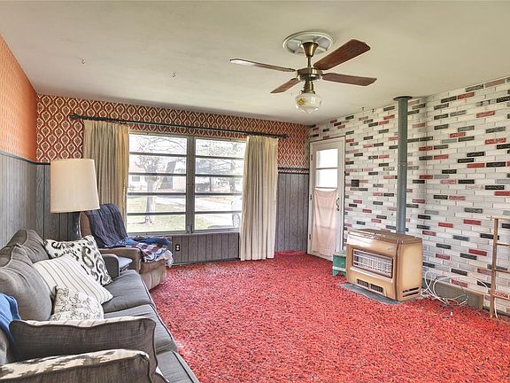 2nd image of 688 Jeffersonian Ln