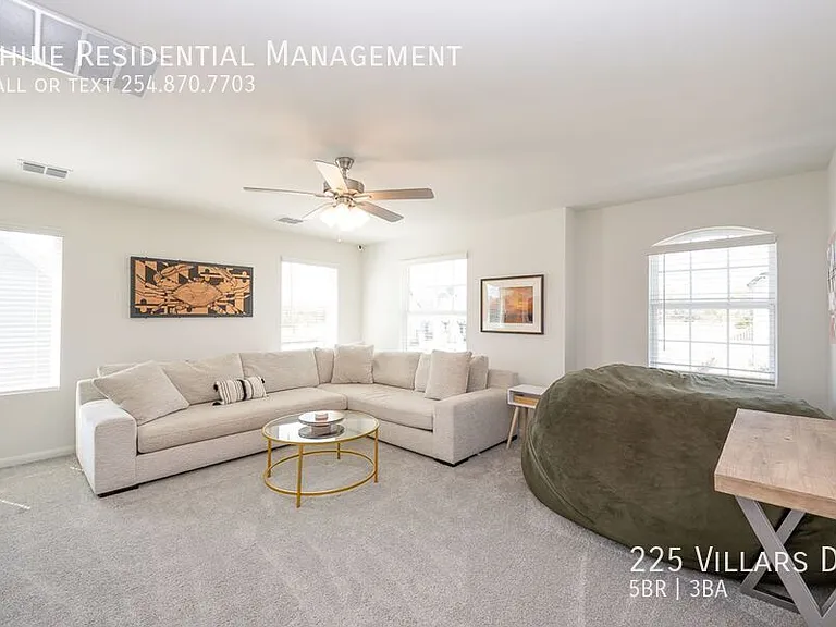 225 Villars Dr — Photo 11