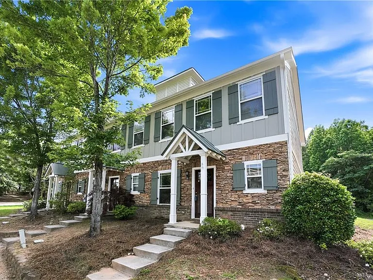 211 Oconee River Cir — Photo 1