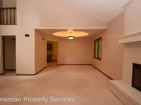 2304 Treesmill Ct, Manhattan, KS 66503