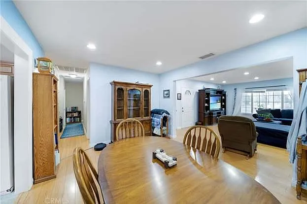 8228 Oakhurst Pl — Photo 3