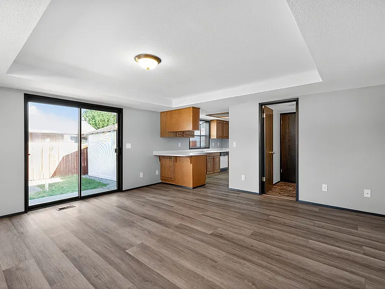 912 Algona Blvd N #A — Photo 14
