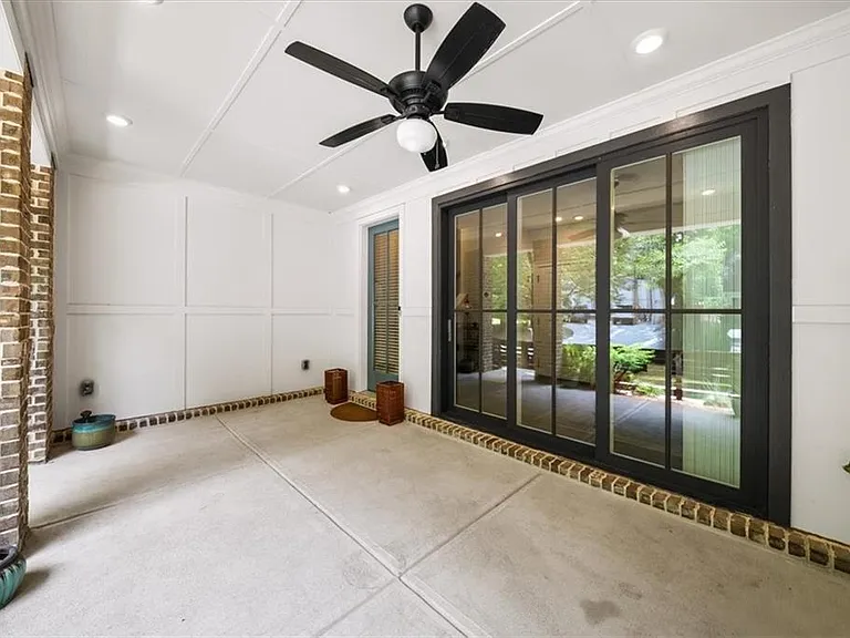 1829 La Dawn Ln NW — Photo 9