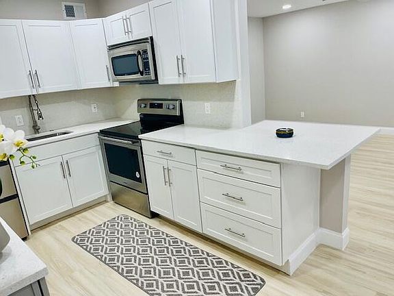 5th image of 217 Northampton  K