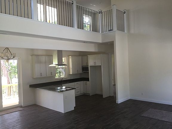 2nd image of 1802 Saxon Dr