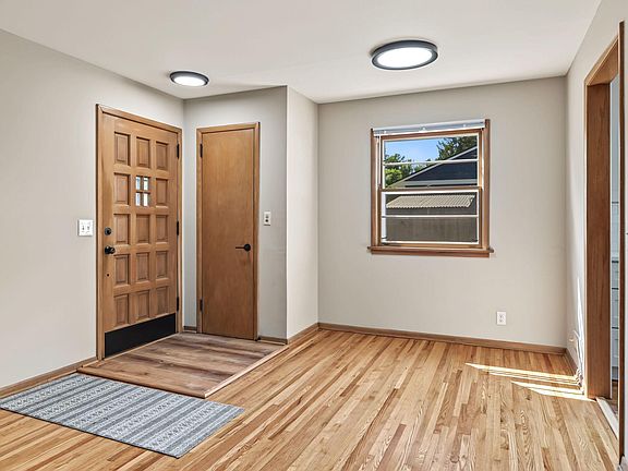 5th image of 2938 Washburn Cir