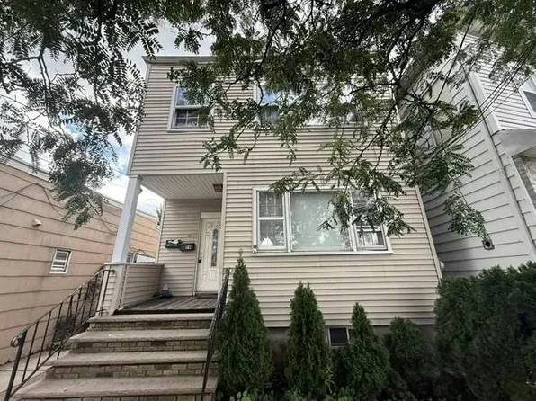 94 Locust Ave, Wallington, NJ 07057