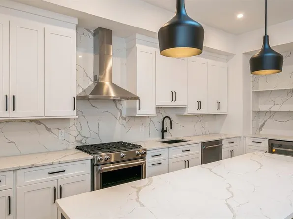 151 Webster Ave #201, Jersey City, NJ 07307