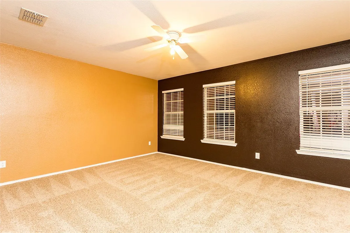 Building Photo - 1305 Auburn Dr