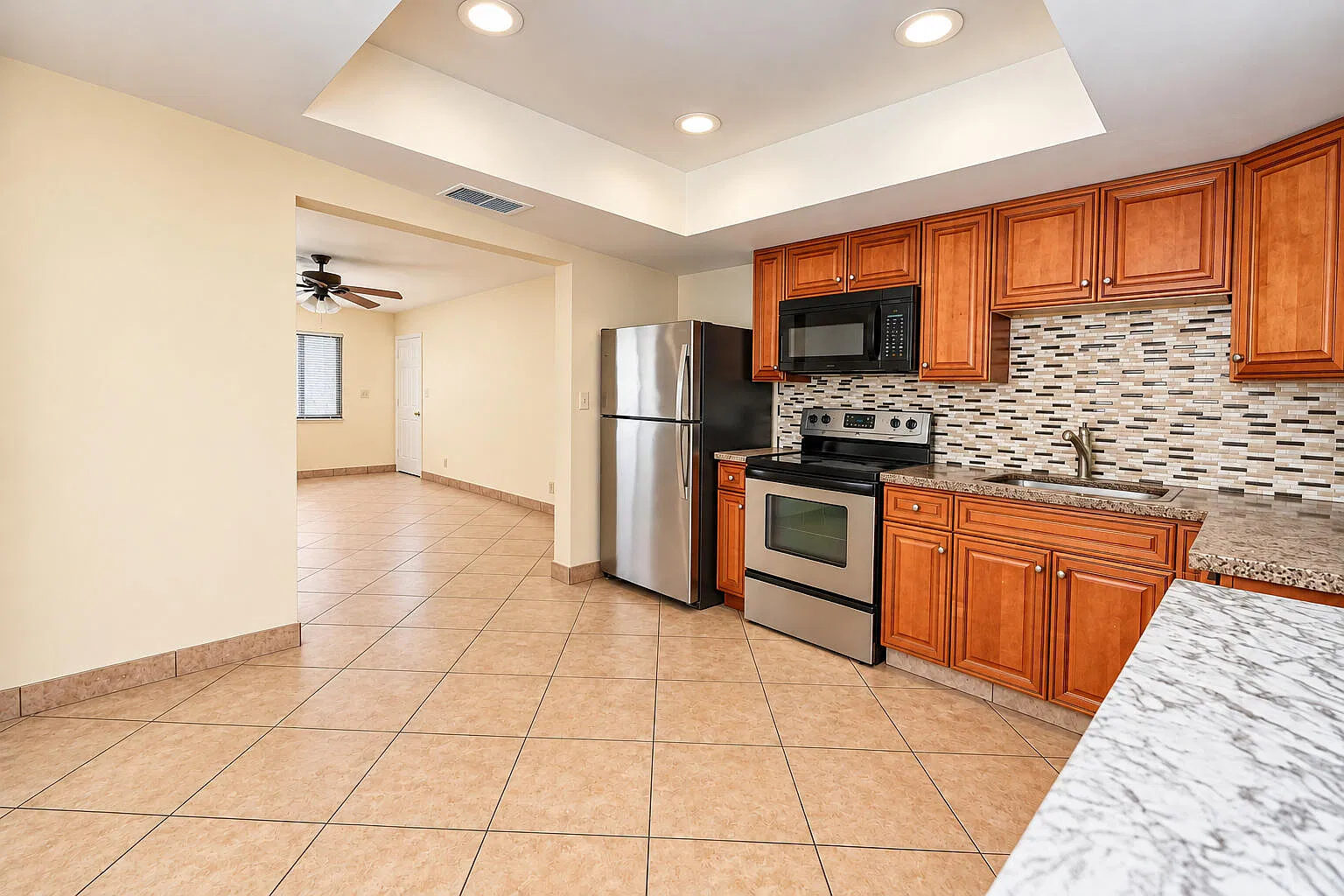 3 bed, 2.0 bath, 1157 sqft, $2,400 — Photo 4
