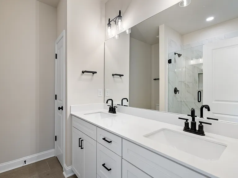 En suite bath