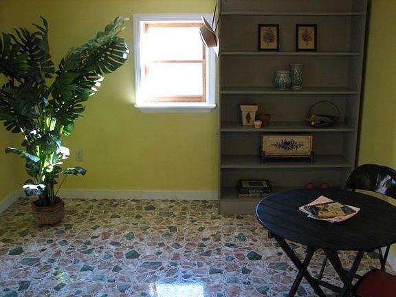 Heated bonus room with access to yard