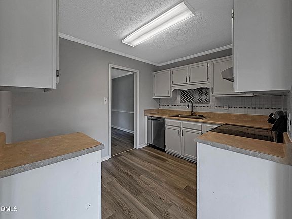 5th image of 6124 Lake Trail Dr