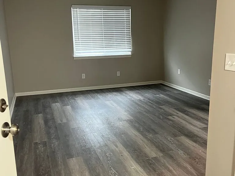 3327-3335 Morse Rd — Photo 5