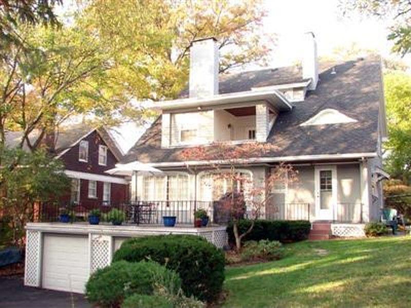 2nd image of 2345 E Hill Ave
