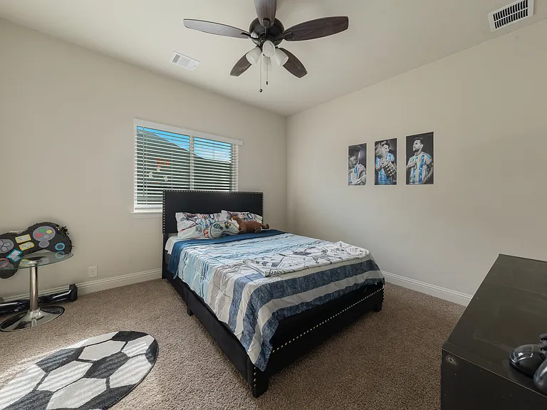 3825 Honey Grove Dr — Photo 15