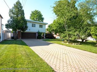 83 Finlay Ave, Staten Island, NY 10309