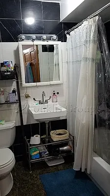 Rented by Bouklis Group | media 10
