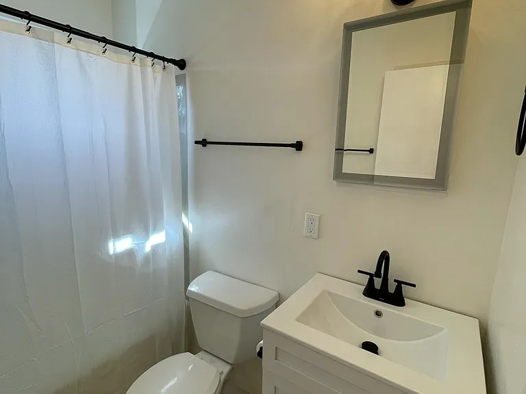 432 Manchester Dr — Photo 10