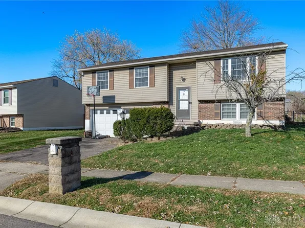 135 Schloss Ln, Dayton, OH 45439