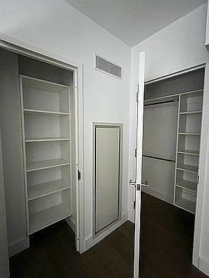 4th image of 432 W 52nd St #2EE