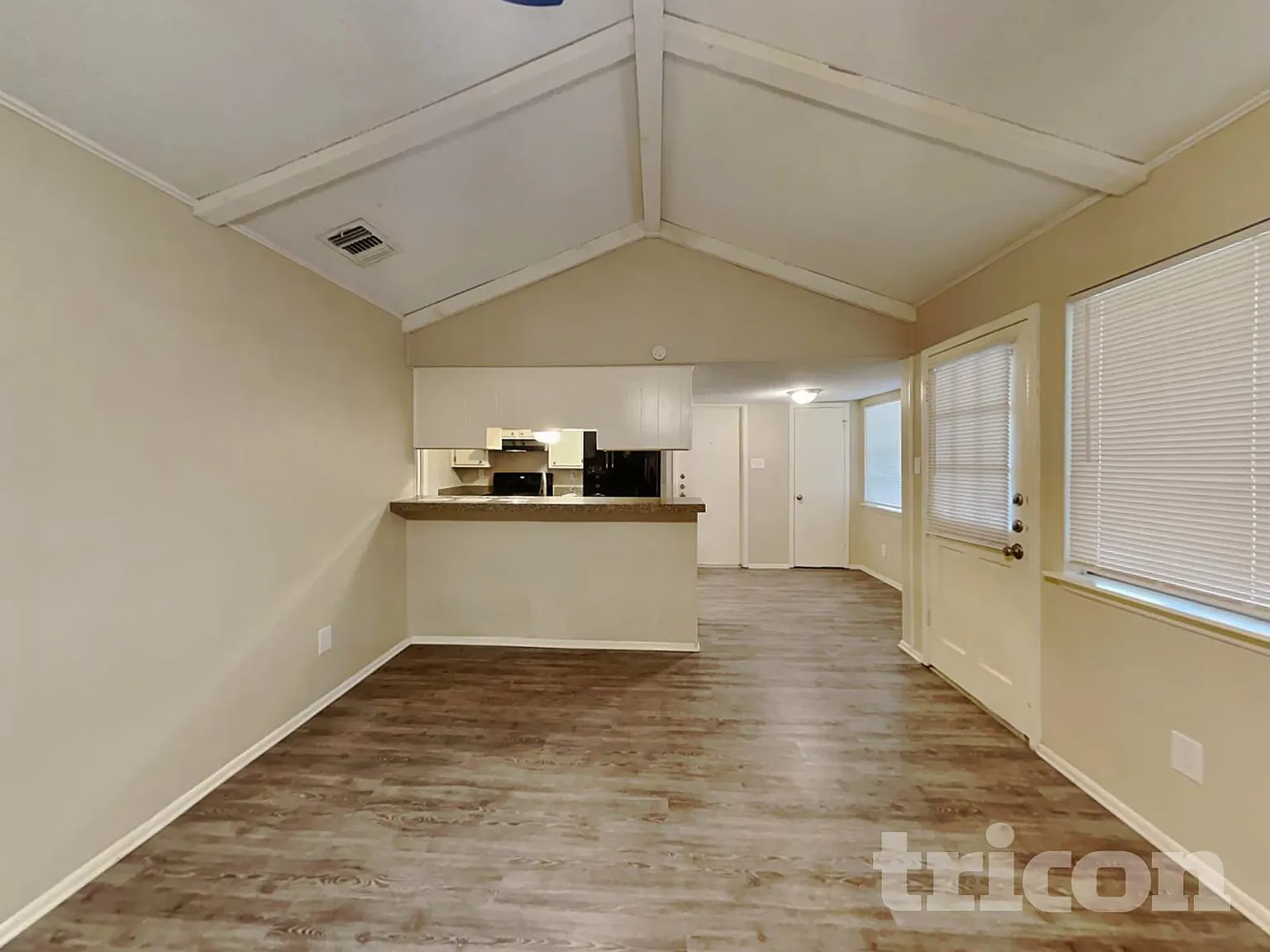 13622 Oak Breeze Universal City TX — Photo 4