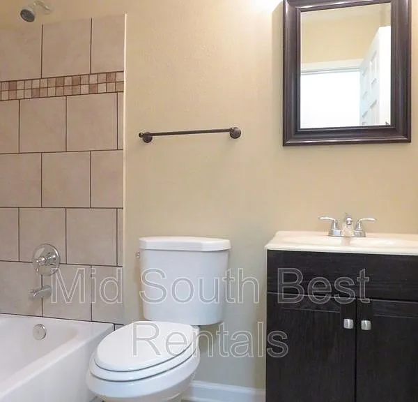 3688 Shoreham Dr — Photo 2