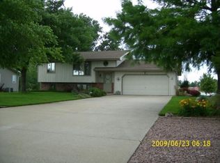 2 Clear Lk, Columbus, NE 68601