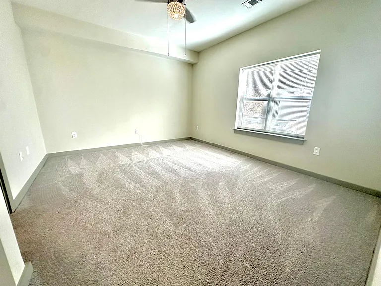 782 Riverfront Pkwy #101 — Photo 4