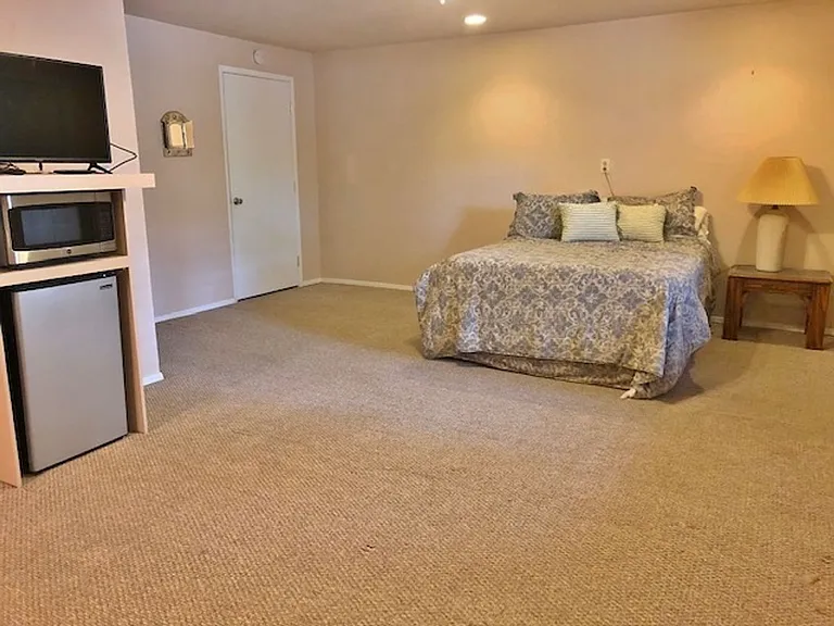 119 Whispering Pine Way #B — Photo 4