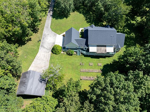 2nd image of 443 Tigues Creek Rd