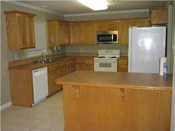 3rd image of 504 Idlewood Blvd