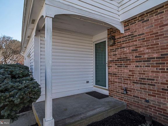4th image of 19020 Jamieson Dr