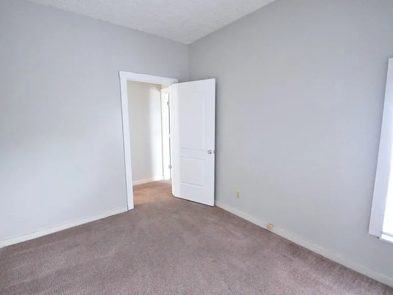 1518 Worthington St #A — Photo 10