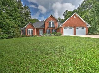 432 Lynchburg Ln, Surgoinsville, TN 37873