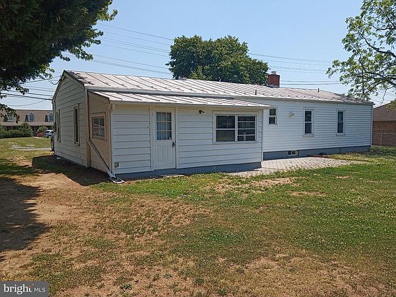 2nd image of 980 Greenwood Rd
