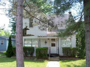 407 N Dolan Dr, Syracuse, IN 46567