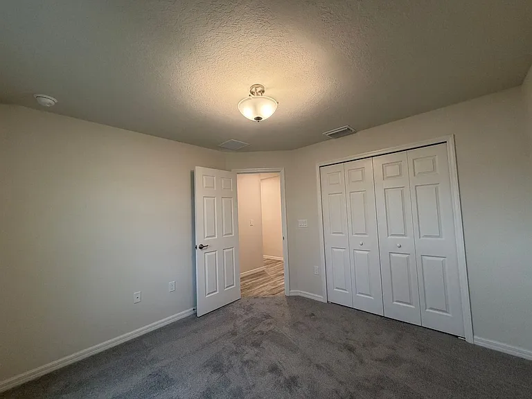 678 W Walkertown Dr — Photo 20