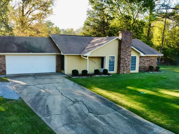 102 Cardinal Cv, Clinton, MS 39056