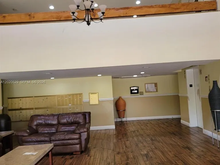 220 Lakeview Dr #212 — Photo 3