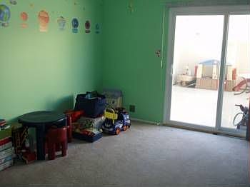 5th image of 458 Winant Ave