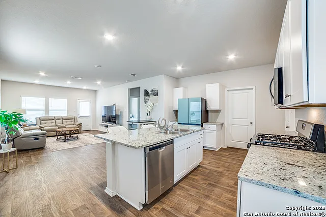 4523 Felsite Ave — Photo 2
