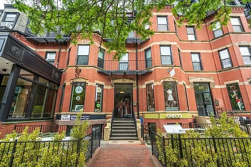 225 Newbury St #2F Photo 1