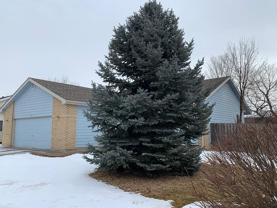 2nd image of 403 Tuckaway Ct
