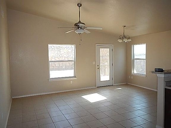 3rd image of 6983 Texas Oak Dr