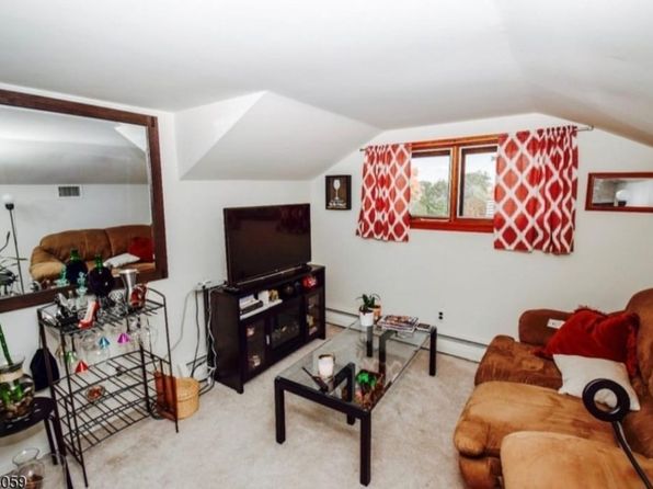 24 Chambers Ct FLOOR 2