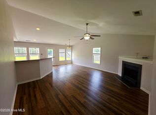 214 Long Neck Dr, Richlands, NC 28574